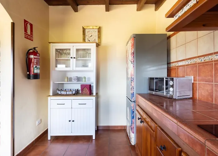 Home2book Mimbreras בית נופש *